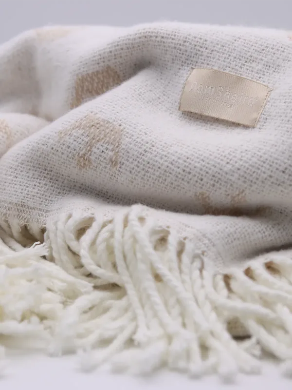 Manta Domsoeiro de algodón y acrílico con flecos, blanca y beige